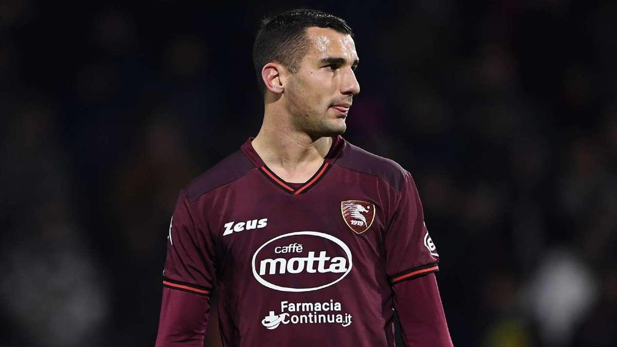 CdS - Lazio più italiana: l'ex Inter Bonazzoli è un'opzione per l'attacco