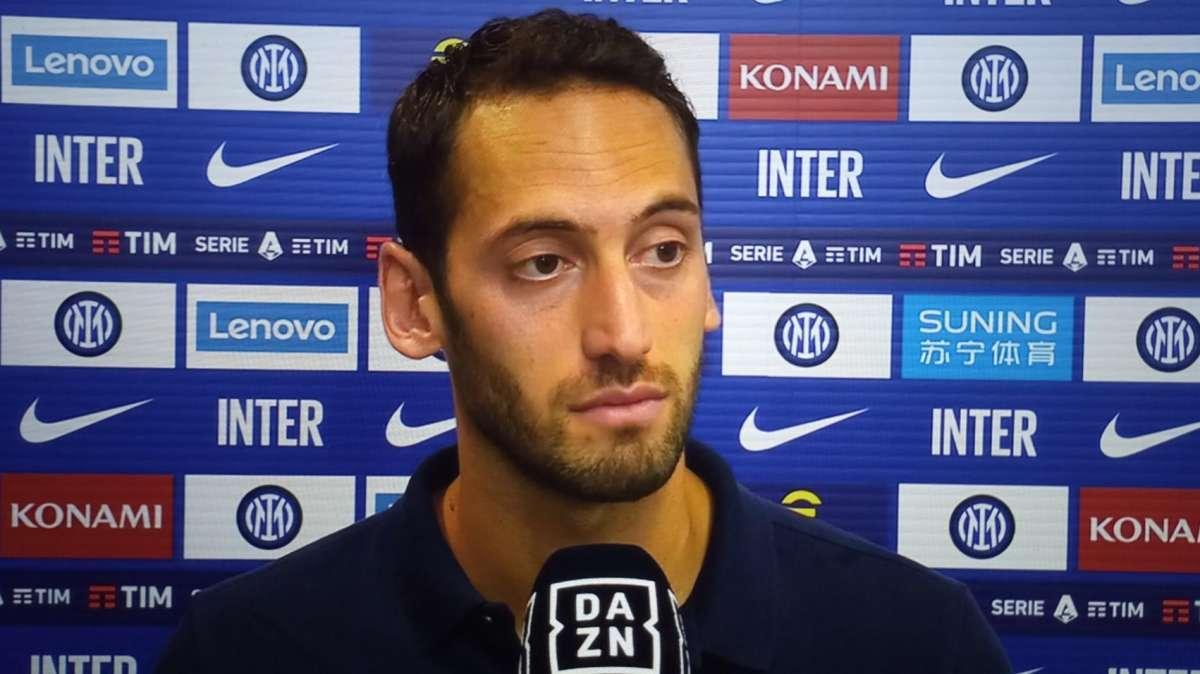 Calhanoglu a DAZN: "Derby, abbiamo il fuoco dentro. Lukaku si fa sentire anche fuori dal campo"