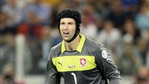 Mourinho: "Cech via? Spero non in Premier League"