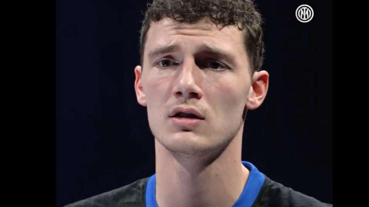 Pavard: "Fiero di indossare la maglia dell'Inter, il gruppo è importante. Non gioco per soldi, ma per vincere trofei"
