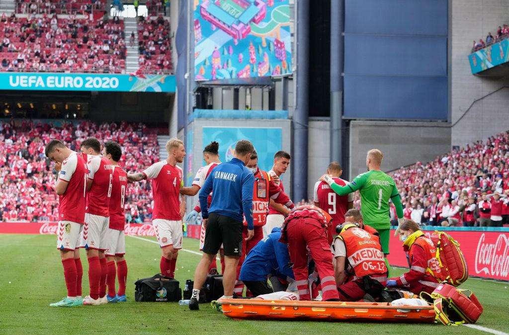 Ancora la UEFA: "Eriksen trasferito in ospedale e stabilizzato. Riunione d'emergenza fra squadre ed arbitri"