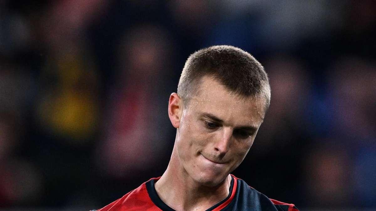 Sky - Gudmundsson, confronto duro con il Genoa. L'islandese è vicinissimo alla Fiorentina: domani giornata clou