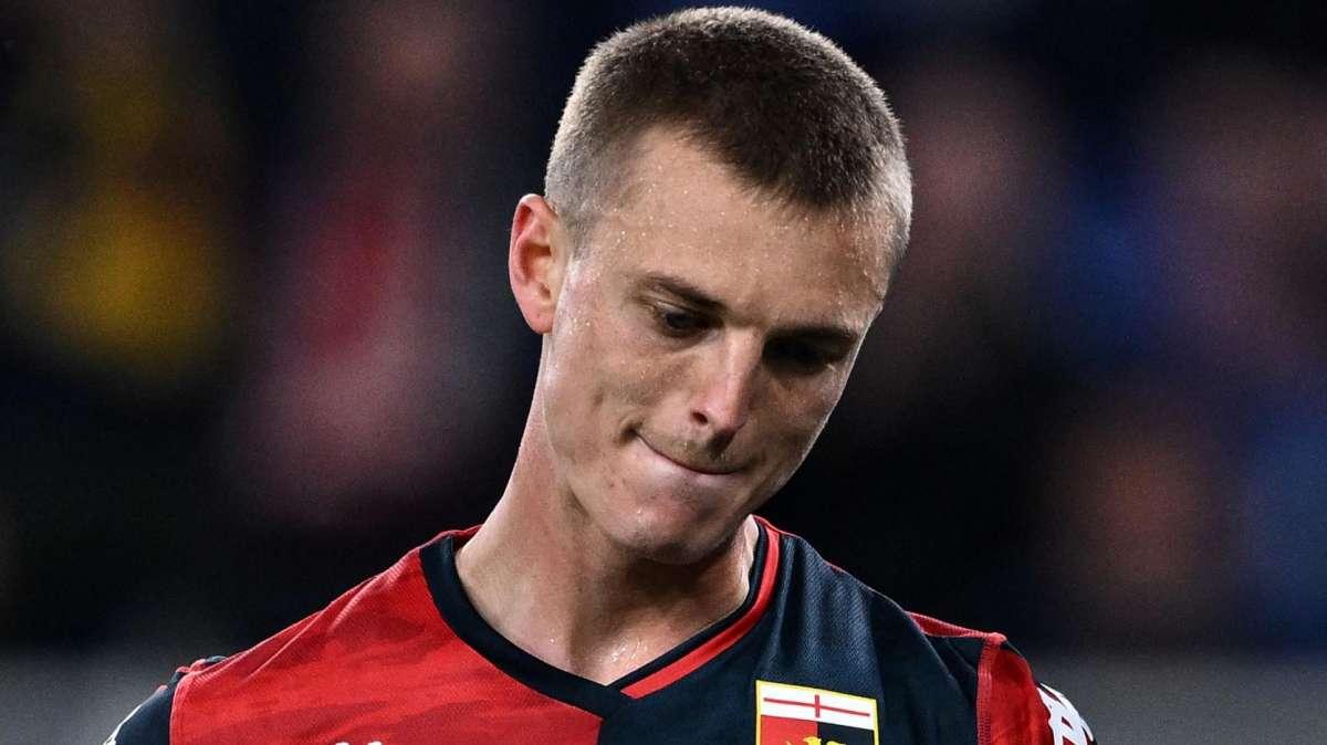 Repubblica - Caso Gudmundsson, il Genoa costretto a cambiare strategia: Josep Martinez il nuovo 'sacrificato'