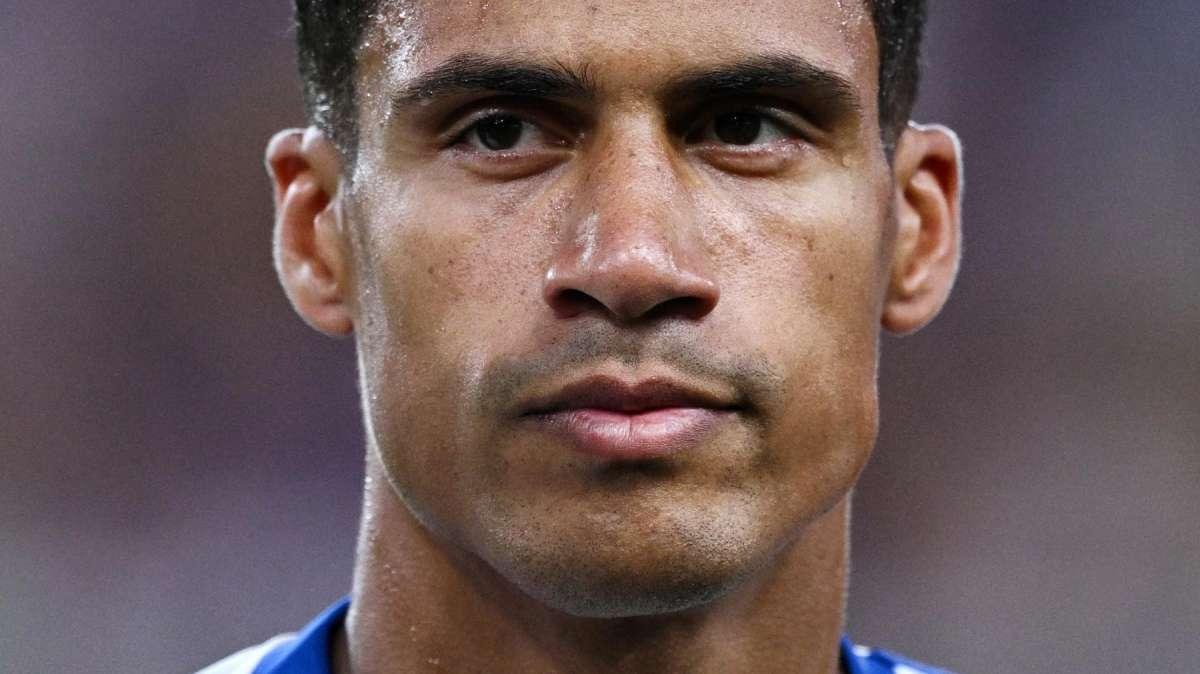 Como, Varane ai box: problema serio al ginocchio, almeno 40 giorni di stop per il francese