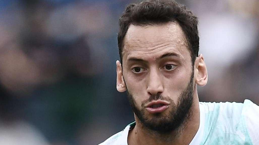 TS - Calhanolu torna in regia dal 1': tre ragioni spingono Inzaghi a preferirlo a Brozovic