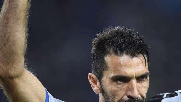 Buffon: "Con De Boer platea di grande livello. In A..."