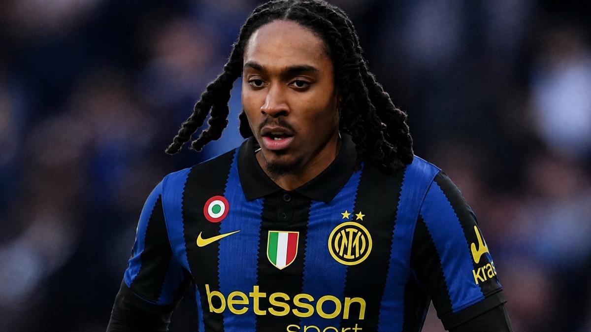 VIDEO - "Eclissi totale": Spence mette gli occhialini e 'vede' l'Inter