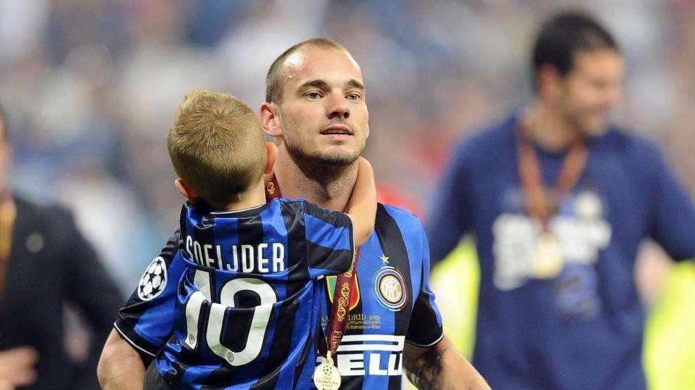 Sneijder compie 41 anni, l'Inter: "Mix di fantasia, tecnica e personalità. Fondamentale nella storica stagione 2009/10"