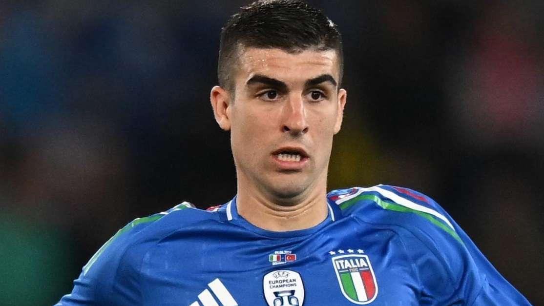 Mancini: "L'eredità di Bonucci e Chiellini? Direi che Bastoni e Calafiori stanno facendo bene"