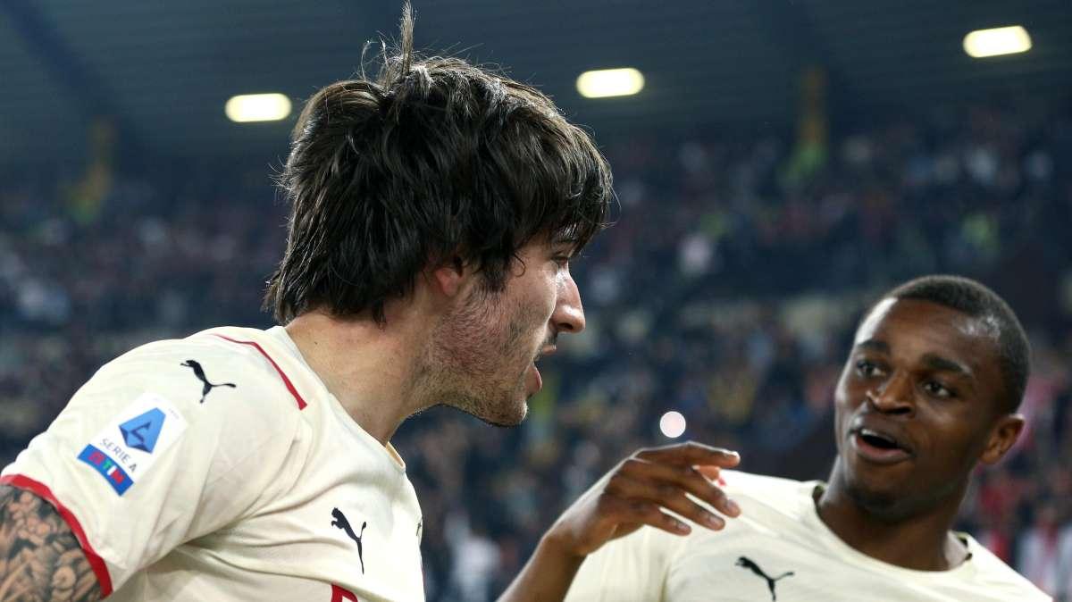 Serie A, il Milan espugna il Bentegodi: 3-1 in rimonta e nuovo sorpasso sull'Inter