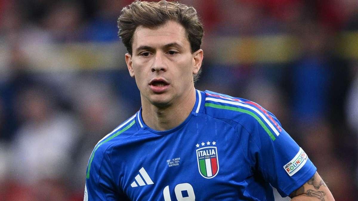 Sky - Italia-Francia, Barella confermato sulla trequarti. Forfait dell'ultima ora di Donnarumma: gioca Vicario 