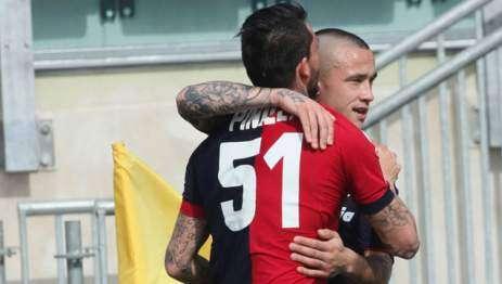 Nainggolan gol, Pinilla applaude: "Grande fratello!"