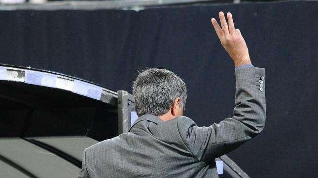 La Nord urla: "Serve un uomo forte come Mourinho"