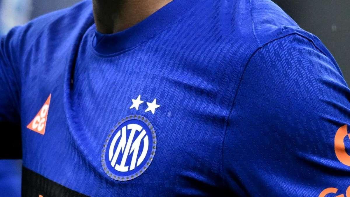 Delis Gjeci firma il suo primo contratto da professionista: "La strada è quella giusta, forza Inter"