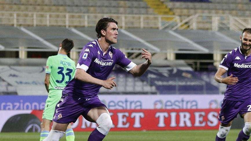 Vlahovic fa volare la Fiorentina al franchi: è 2-0 contro la Lazio, salvezza più vicina per i toscani