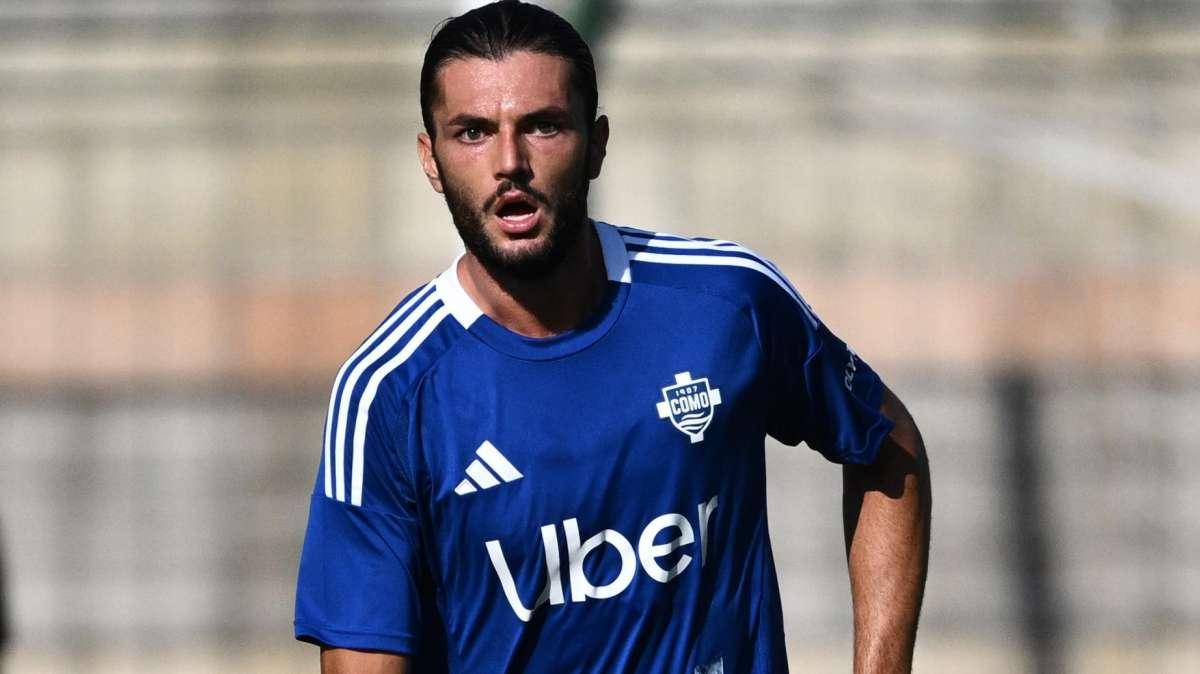 Brutte notizie per il Como: lesione al crociato e stagione finita per Dossena. Salterà il match contro l'Inter 
