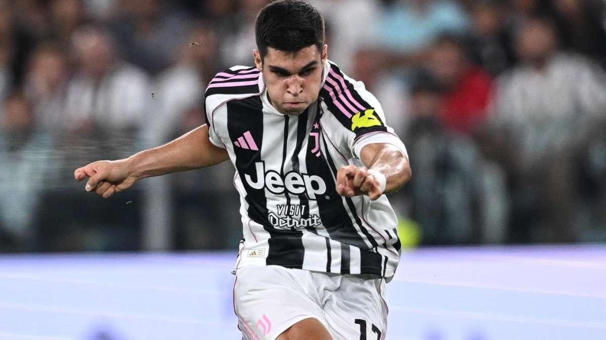 Serie A, svelato il gol del mese di settembre: vince il tiro da fuori di Adzic che ha deciso Juve-Inter 4-3