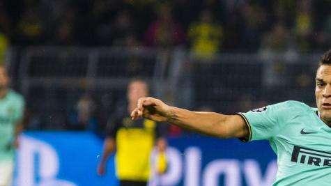 Borussia Dortmund-Inter - Lautaro domina la scena, premiati Lazaro e Barella