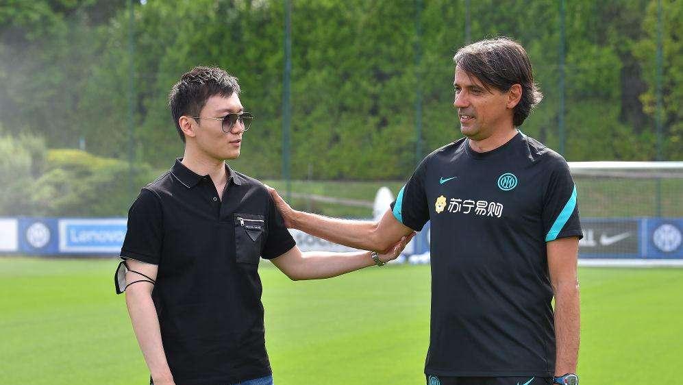 Zhang vicino alla squadra: il presidente dell'Inter ad Appiano per assistere all'allenamento 