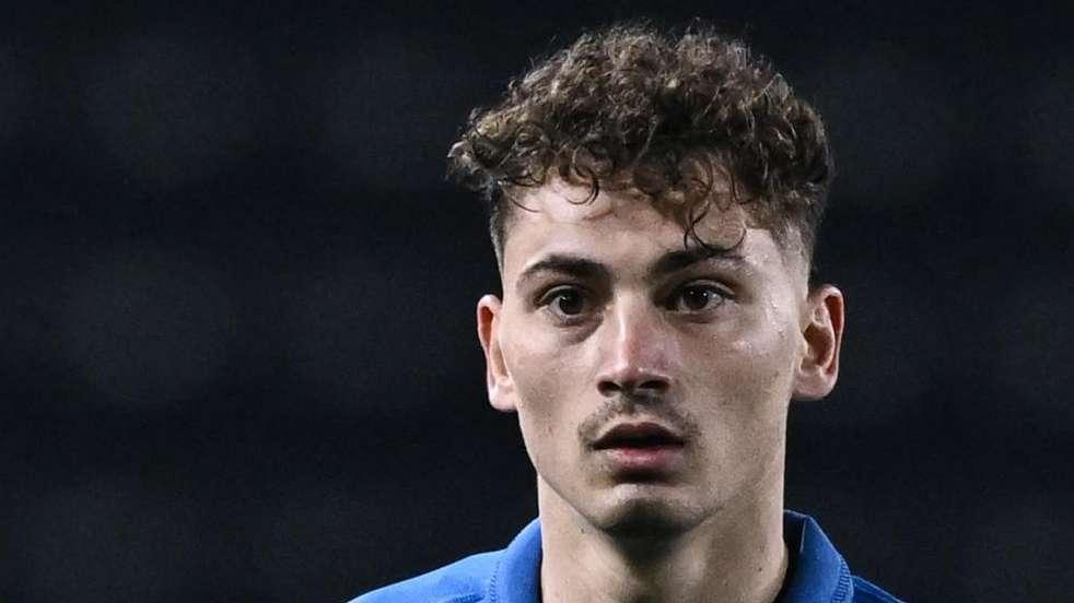 Pio Esposito ancora in gol con lo Spezia, il fratello Sebastiano lo esalta: "Bomber"