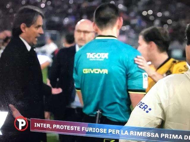 Bologna-Inter, fake news sull'"accerchiamento" di Colombo: cosa mostrano le immagini