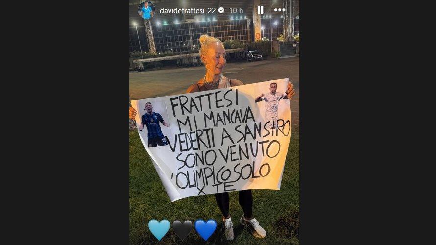 Striscione di un interista a Lazio-Genoa per Frattesi. Che condivide