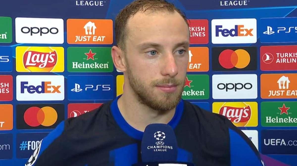 Carlos Augusto: "L'Inter è una squadra importantissima, è un onore indossare questa maglia. Roberto Carlos? Incredibile"