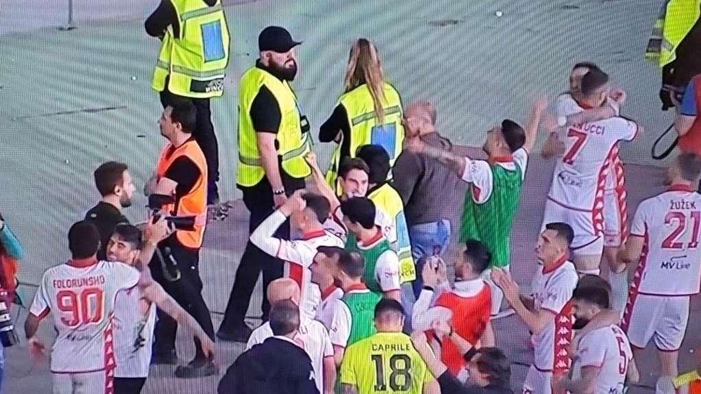 Bari in finale playoff di B, Benedetti ferma la corsa del Sudtirol. Esposito in campo 68'