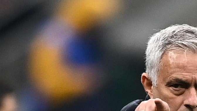 CdS - I complimenti di Mou nella pancia del Meazza: "Siete i più forti, meritate lo scudetto"