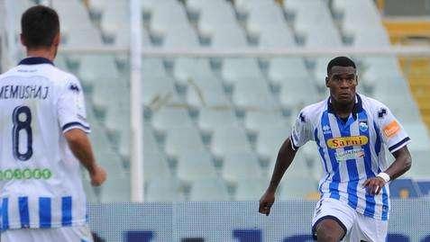 GdS - L'Inter riacquista Gravillon: il difensore resterà in prestito al Pescara fino a giugno 