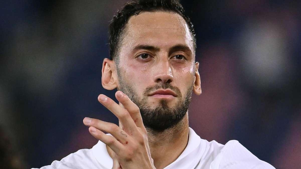 Turchia, Montella convoca Calhanoglu per il doppio impegno in Nations League 