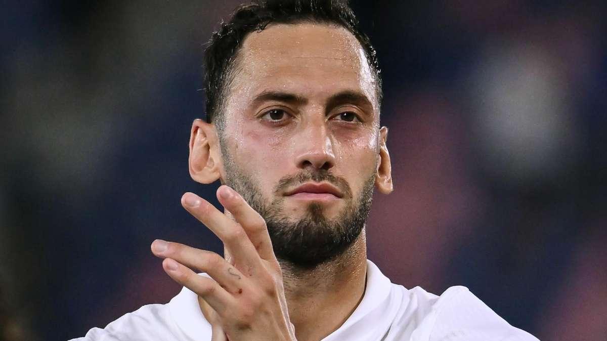 Calhanoglu: "Non ho scelto io Montella come ct, non mi intrometto in queste faccende"