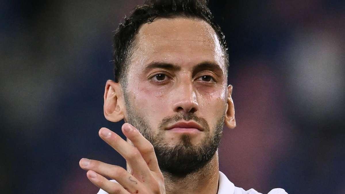 Costacurta: "Calhanoglu giocatore totale, ora è forte anche nella fase difensiva. Come diceva Cruijff..."