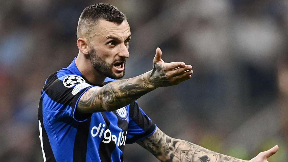 GdS - Non solo Dumfries: l'Inter apre alla cessione di Brozovic in estate. I motivi sono due