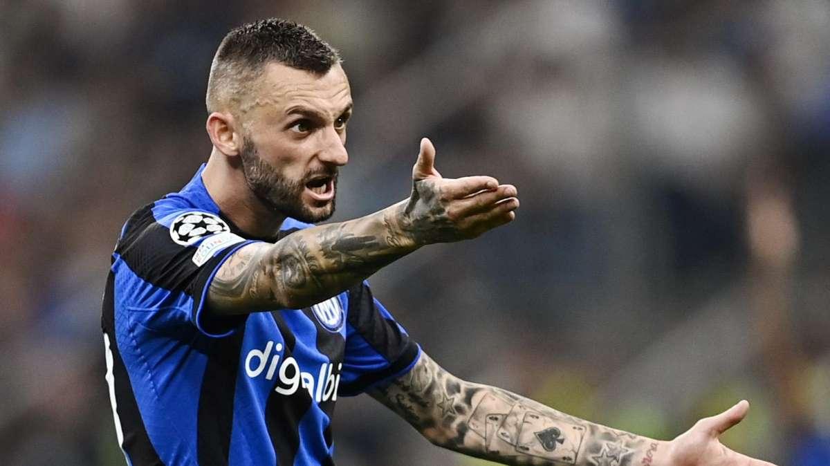 Sky - Brozovic lascia l'Inter: ha accettato l'offerta dell'Al-Nassr. Fissate per domani le visite mediche 