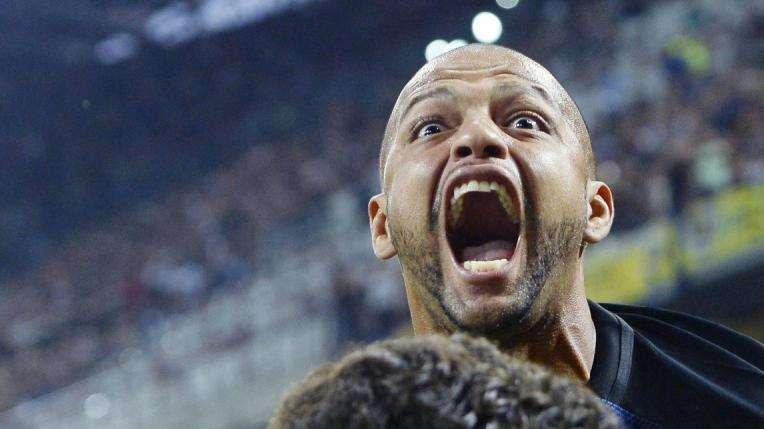 VIDEO - Felipe Melo perde di nuovo la testa: aggressione a Clayson nel tunnel degli spogliatoi