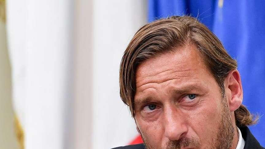 Totti: "Spalletti cercava sempre la provocazione. Stringergli la mano? Nel calcio sbagliamo tutti"