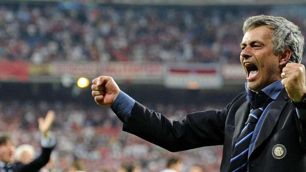 Mourinho ricorda la notte di Madrid: "Un abbraccio alla mia gente". Poi un pensiero per Lucio: "Siamo con te"