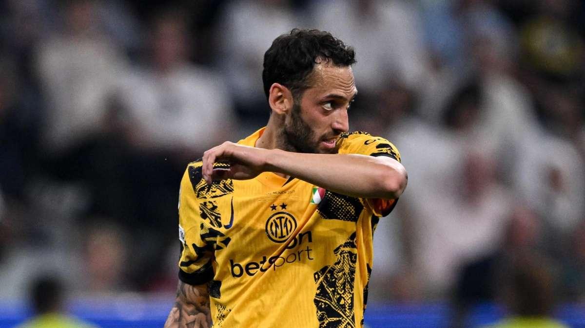 Dalla Turchia - Calhanoglu apre al Galatasaray: "Se siete d'accordo...". Club in Italia per provare a chiudere 