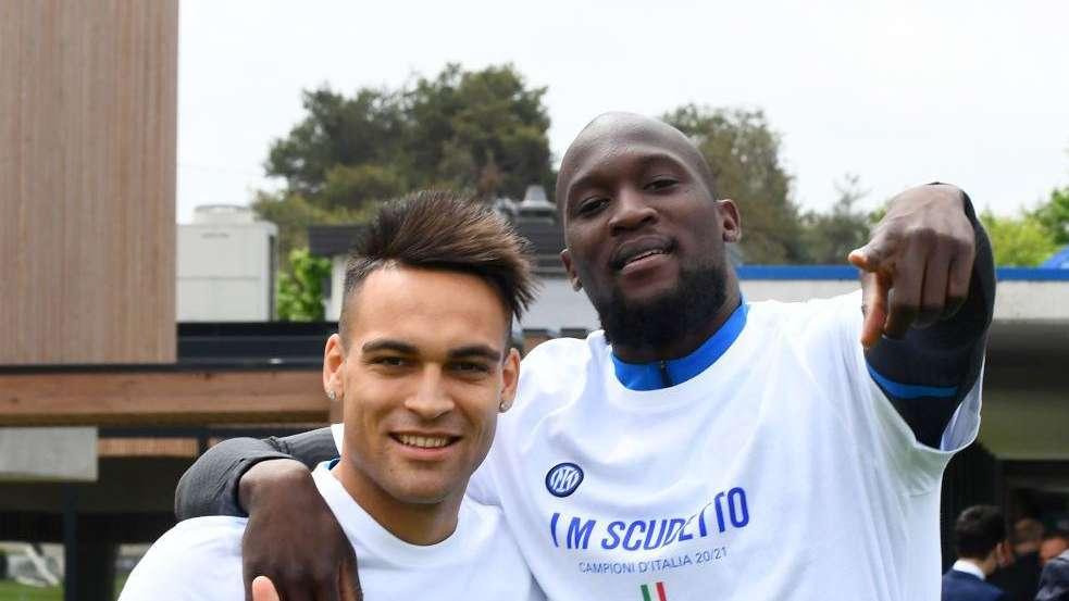 Lukaku: "Scudetto, tutto comincia col Sassuolo. Prima del derby vinto 3-0 a Lautaro dissi che non avremmo perso"