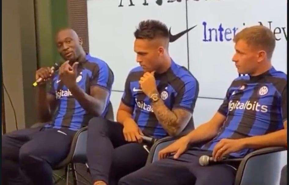 Lukaku: "Quest'anno la mia sfida più grande, ho fatto male ad andare via". Lautaro: "Siamo una famiglia"