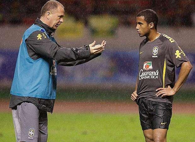 Lucas, via libera? Il S. Paolo: "Fine con lo United. Se decide di partire..."