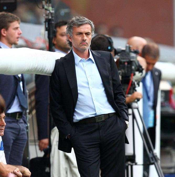 Stangata choc: tre giornate a Mou, due a Muntari e Cambiasso!