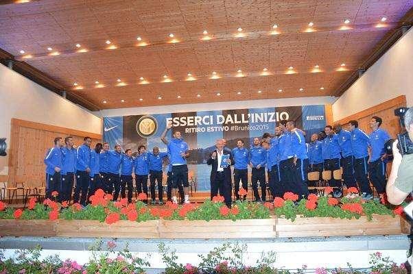 Inter presentata ai tifosi giovedì, svelata la maglia?