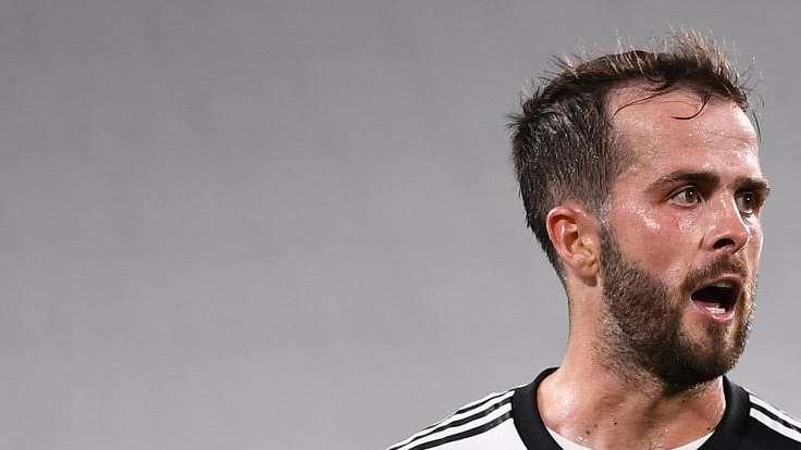 Pjanic inquadra Inter-Juve: "Mi aspetto una gara equilibrata. Allegri fa la differenza, Inzaghi sta facendo grandi cose"