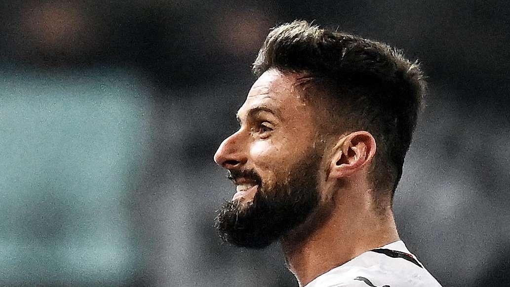Milan, Giroud: "Inter e Juve, grande stagione. Noi cerchiamo di tenere il loro passo"