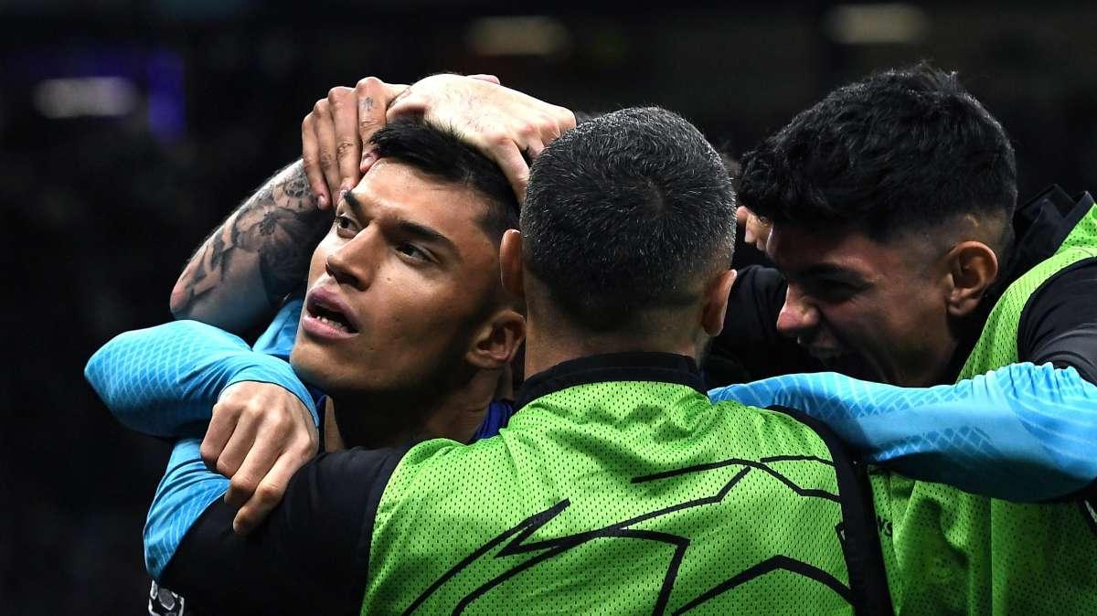 Sky - Correa in uscita, ma per adesso prende tempo. In caso di addio annuale per Sanchez