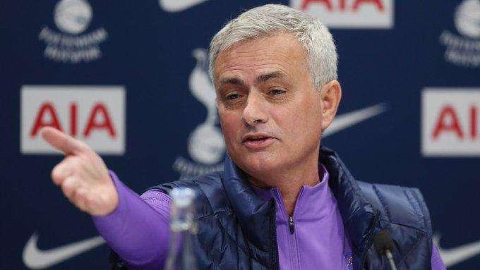 Mo(u) se ripiglia tutt' chell che è 'o suo. Auguri allo Special One da... Genny Savastano