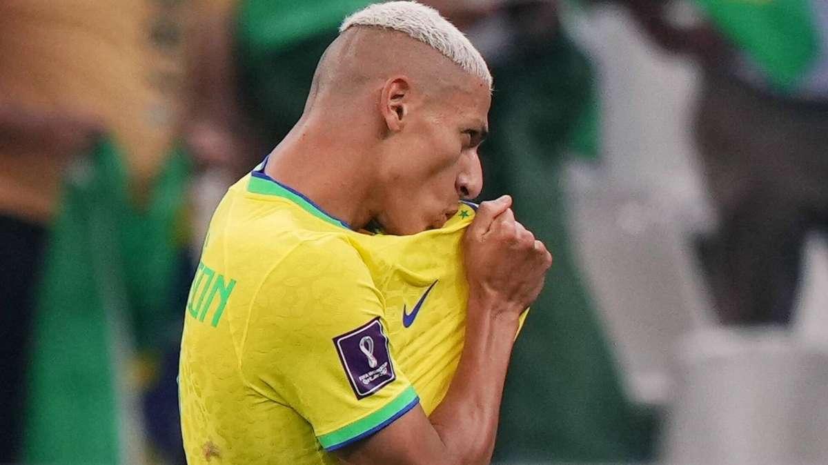 Qatar 2022, la 'bicicletta' di Richarlison in Brasile-Serbia gol più bello del Mondiale 