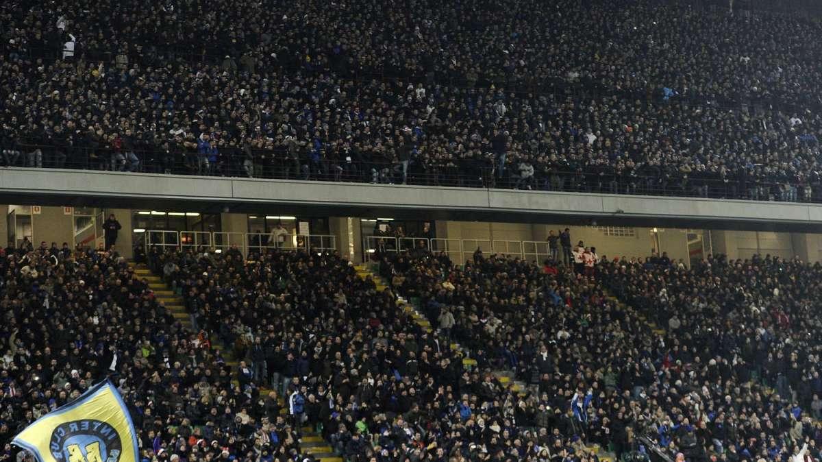 Presidente mediatico, inno accantonato e Kovacic